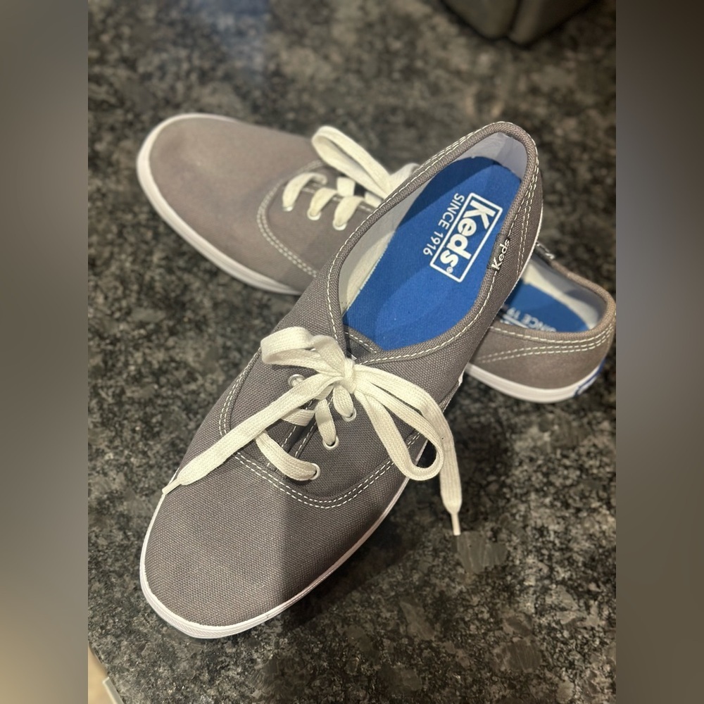 Women’s Champion Grey Canvas Keds NWOT size 8.5